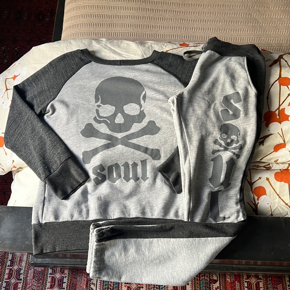 Soul cycle grey sweatsuit crew neck with elastic ankle jogger - Picture 1 of 10